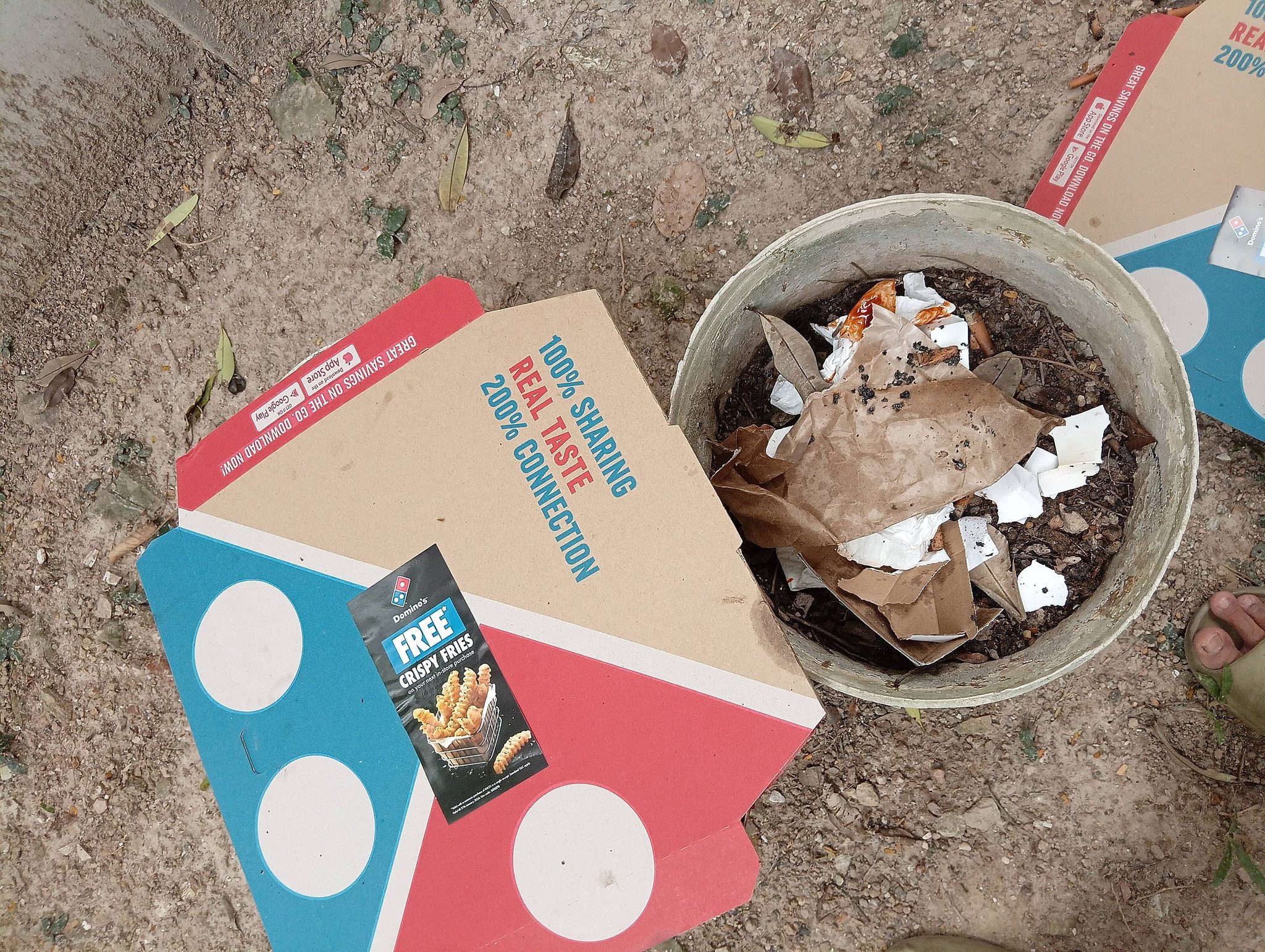 Kelebihan Luar Biasa Mengkompos Kotak Pizza Domino’s