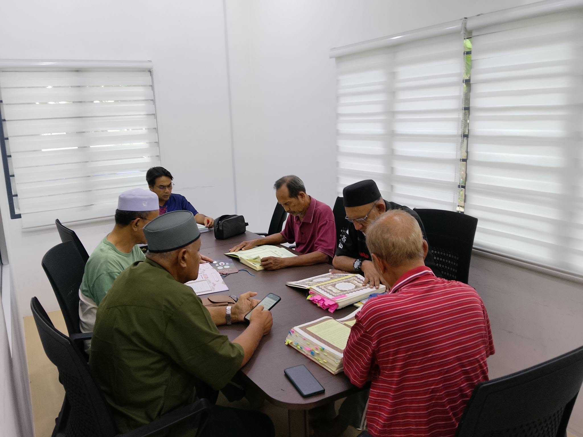 Tadarus Petang Geng PAWE: Mutiara Al-Baqarah, Sang Nyamuk, dan Hangatnya Ukhuwah di Sebalik Hujan Lebat